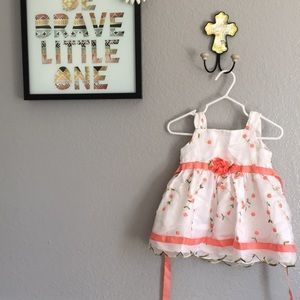 Infants dress